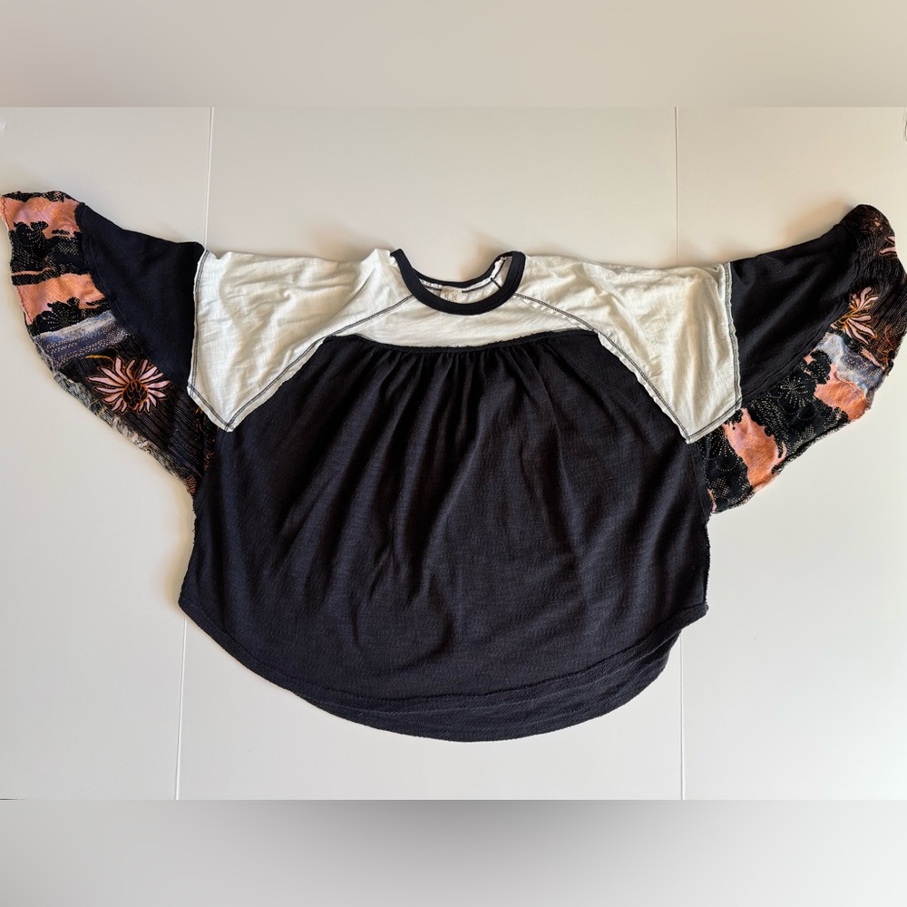 We The Free Black & White Bat Wing Sleeves Boho Ragland Top, Women’s Size Small